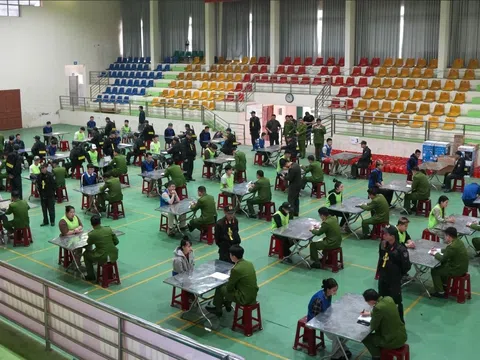 Triệt phá đường dây sử dụng "app tình cảm" lừa đảo 200 tỷ đồng