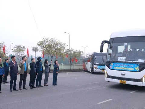 Hơn 40 nghìn công nhân Thủ đô được đưa đón về quê dịp Tết Bính Ngọ