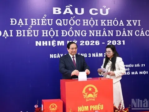 Thủ tướng Phạm Minh Chính bỏ phiếu, thực hiện quyền công dân