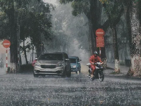 Thời tiết đầu tuần: Hầu khắp các tỉnh mưa rào và dông cục bộ