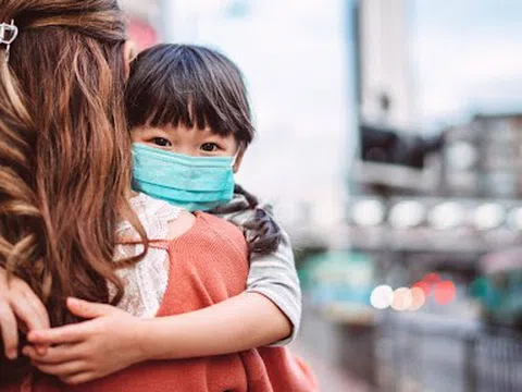 Bộ Y tế: Hạn chế cho trẻ chưa tiêm vaccine ra ngoài
