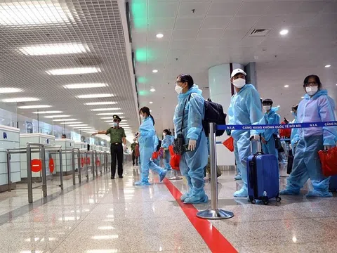Người nhập cảnh tiêm đủ 2 mũi vaccine COVID-19, xét nghiệm âm tính sẽ được tự cách ly tại nhà