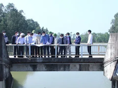 Thanh Hóa: Kiểm tra thực địa và thảo luận nội dung liên quan đến Dự án tăng cường khả năng tiêu thoát lũ khu vực phía Bắc tỉnh