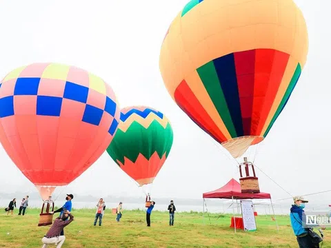 Ngắm dàn khinh khí cầu khổng lồ lần đầu bay tại Hà Nội