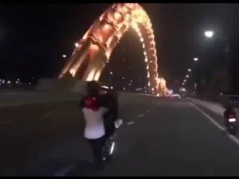 Đề nghị khởi tố nhóm “quái xế” quay clip bốc đầu xe để câu like