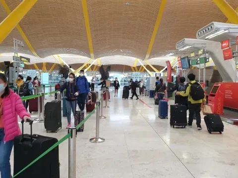 Hơn 200 người từ châu Âu về Đà Nẵng âm tính với Covid-19