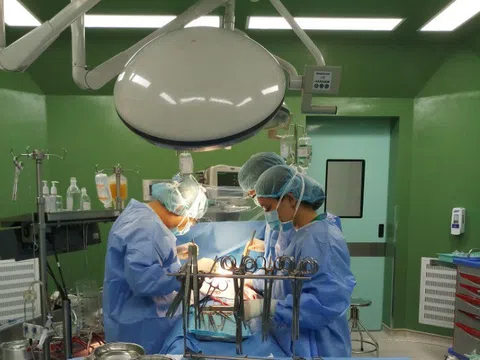 2 lần mổ tim dị tật bẩm sinh giành lại sự sống từ tay tử thần cho bé gái 3 tuổi