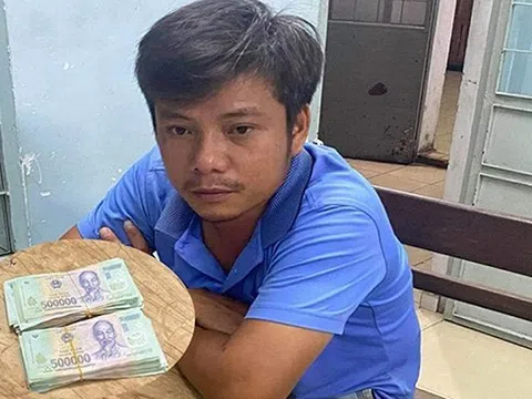 Không khóa cửa ô tô, chủ xe bị mất trộm 100 triệu đồng