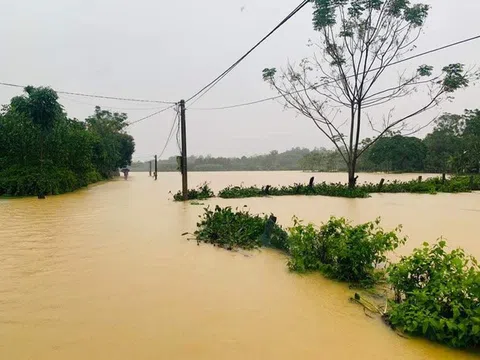 Nghệ An: Mưa lớn, thủy điện xả lũ khiến 2 người mất tích