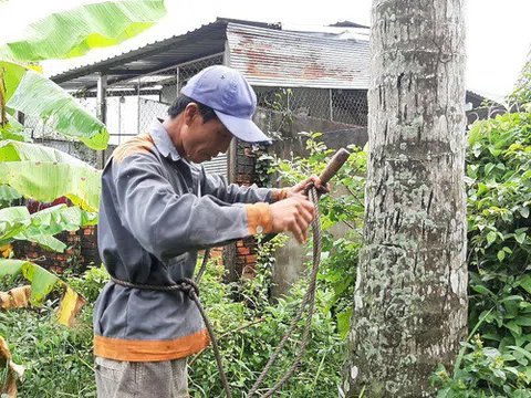 Nhọc nhằn nghề “ăn cơm dưới đất làm việc trên trời”