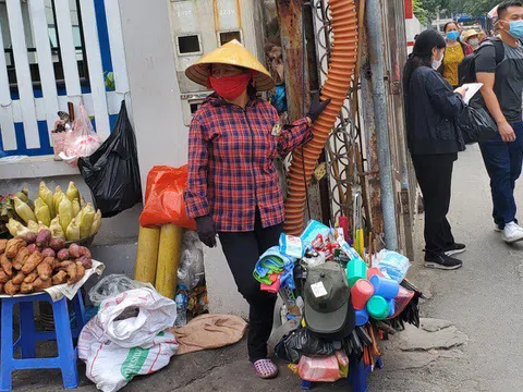 Phận đời mưu sinh nơi cổng bệnh viện