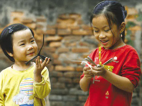 Thổi hồn vào thân tre thô cứng, gây mầm nuôi lớn tuổi thơ người Việt