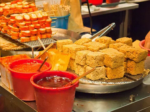 Ngửi thì sợ, ăn thì ngon, món lạ khiến dân Hà Thành nháo nhác kiếm tìm