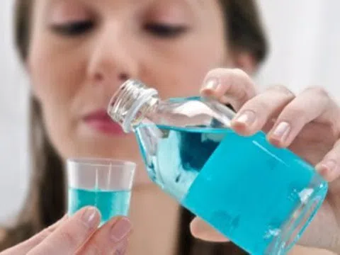 Loại nước súc miệng có thể diệt virus Corona trong 30 giây