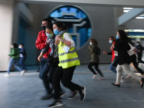 Diễn tập tình huống cứu nạn khẩn cấp trên tuyến đường sắt Cát Linh - Hà Đông