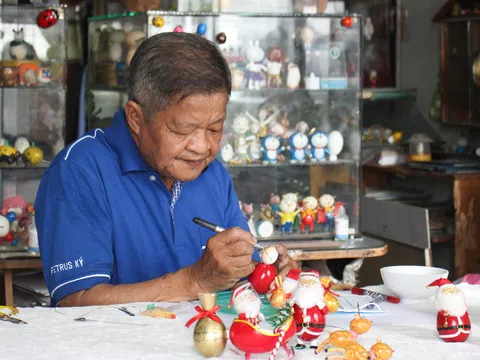 Bộ sưu tập Giáng sinh bằng vỏ trứng của thầy giáo Sài Gòn