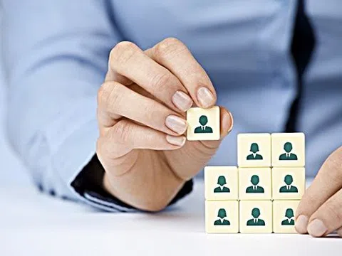 Sửa tuổi hưởng chính sách của người về hưu sớm khi tinh giản biên chế