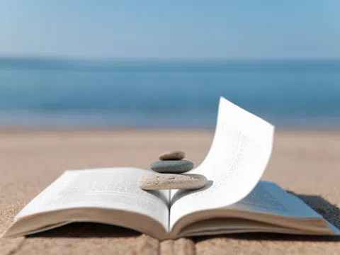 Càng trưởng thành, chúng ta càng im lặng nhiều hơn