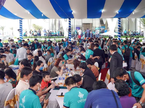 Hơn 1.000 khách hàng tham gia sự kiện khai trương Phòng Kinh doanh và căn hộ mẫu Bien Hoa Universe Complex