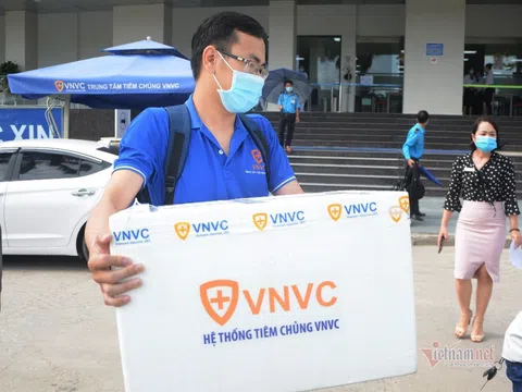 Đà Nẵng tiếp nhận 100 liều vắc xin Covid-19 đầu tiên