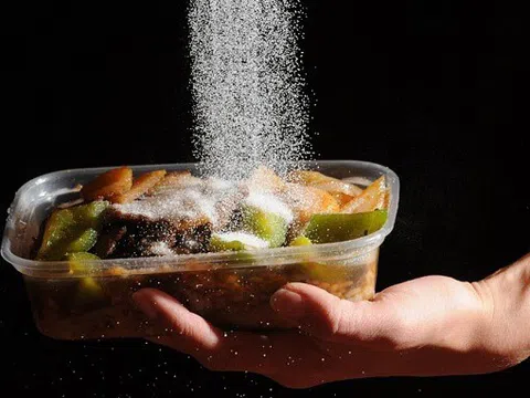 Những thói quen bình thường nhưng không ngờ đang "phá hủy" dạ dày của bạn