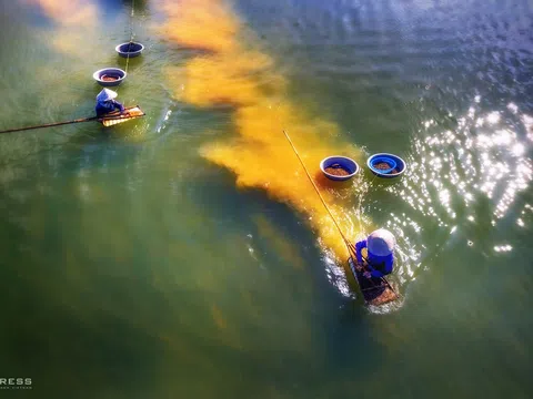 "Ăn sông ngủ nước" trên dòng Trà Khúc