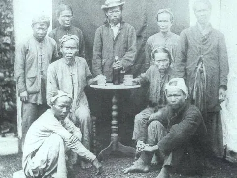 Những sinh hoạt và gu thời trang 'độc, lạ' của người Sài Gòn xưa