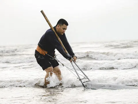 Nhọc nhằn nghề vợt don, cào dắt mưu sinh