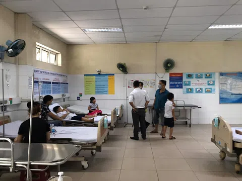 Đà Nẵng: Chơi đất nặn, hơn 30 học sinh tiểu học nhập viện cấp cứu