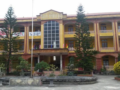 Sức vươn từ một mái trường 