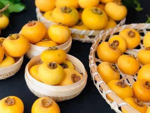 Bán "hương quê" bỏ vào túi lưới, dân thành thị để ngửi chứ không ăn