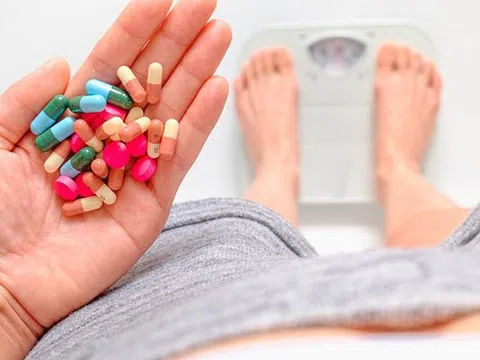 Uống thuốc giảm cân, một phụ nữ phải cắt bỏ toàn bộ thực quản và dạ dày