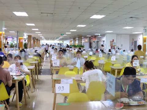 Bắc Ninh: Đầu tư cơ sở vật chất, sắp xếp công nhân ăn uống sinh hoạt an toàn tại công ty