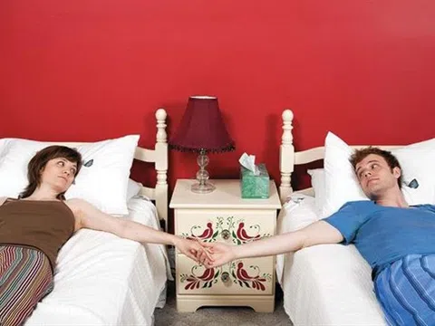 Vì sao ngủ riêng giúp vợ chồng hạnh phúc hơn?