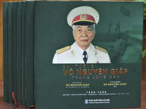 Cuốn sách 'Đại tướng Võ Nguyên Giáp trong lòng dân' vừa được xuất bản