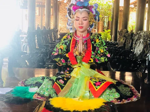 Cô đồng Hiền Ngân chia sẻ về vai chính trong phim ngắn Tiền kiếp Cô đồng