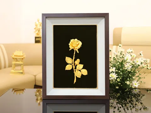 Thú cưng, quà tặng mạ vàng 'hút' khách dịp 8/3