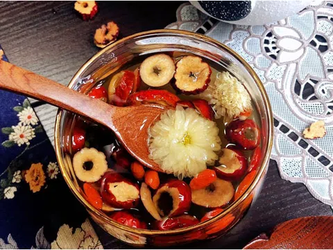 Những loại trà giúp thải độc tố, giúp da sáng hồng tự nhiên