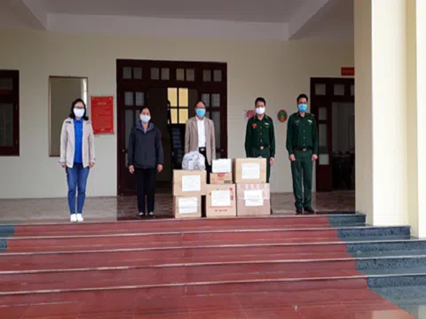 Trao tặng vật phẩm phòng chống dịch bệnh Covid - 19 cho Bộ đội Biên phòng tỉnh Lai Châu