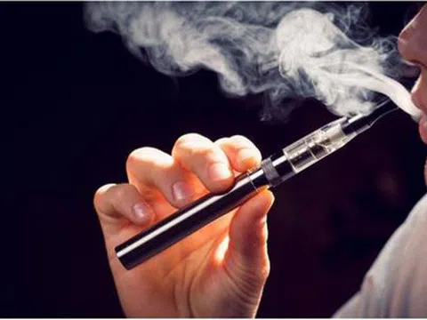 Giám đốc Quỹ phòng chống tác hại thuốc lá: Hút thuốc lá làm tăng nguy cơ lan truyền COVID -19 trong cộng đồng