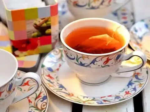 Lợi ích làm đẹp không ngờ từ bã trà túi lọc