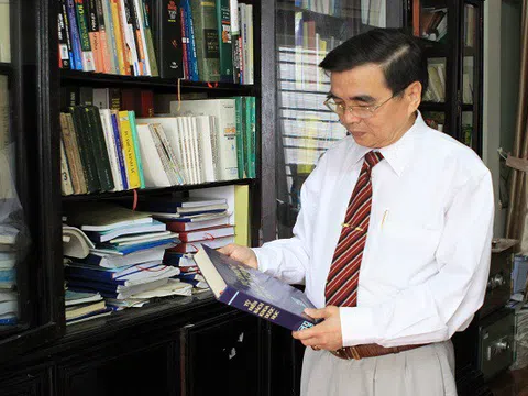 Duyên định của người thầy và cô học trò lớp chuyên tu