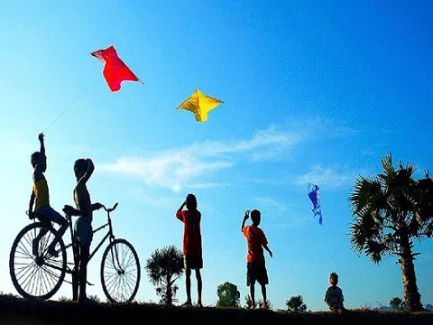 Thương sao nắng hạ quê nhà...