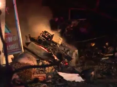 Đà Nẵng: Cháy lớn thiêu rụi nhà 2 tầng, 7 người thoát nạn