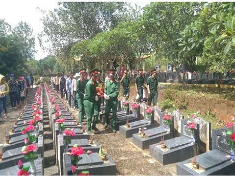 Hàng trăm chuyến đi rừng sâu, núi thẳm tìm đồng đội!