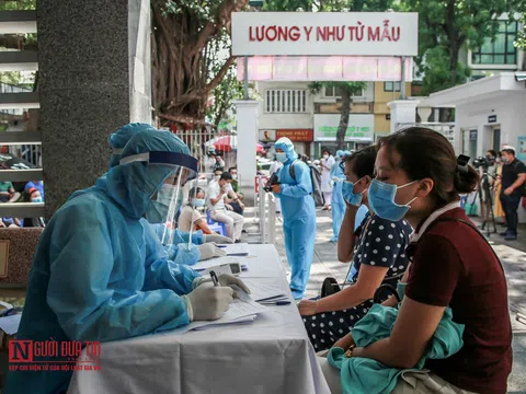 Hà Nội: Tiến hành test nhanh Covid -19 cho người dân từ Đà Nẵng trở về