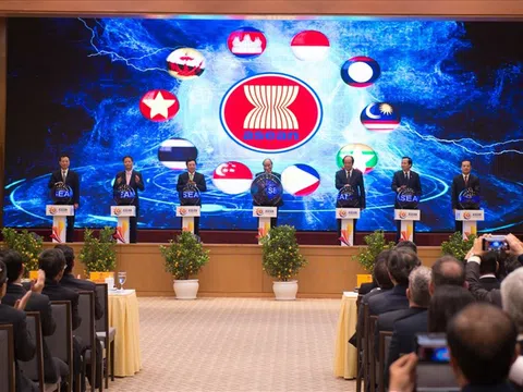 Thủ tướng Nguyễn Xuân Phúc ra Tuyên bố Chủ tịch ASEAN về ứng phó COVID-19