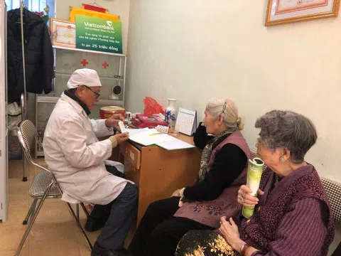 Những bác sĩ đầu bạc và phòng khám 0 đồng giữa lòng thủ đô