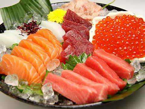 6 mối nguy tiềm ẩn có thể xảy ra khi ăn đồ sống như sushi, sashimi