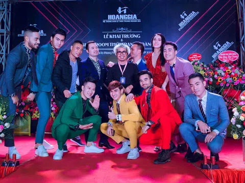 Ông bầu Tommy Văn: Từ anh chàng xấu xí bị miệt thị ở quê cho tới “Ông bầu cá tính nhất nhì showbiz”